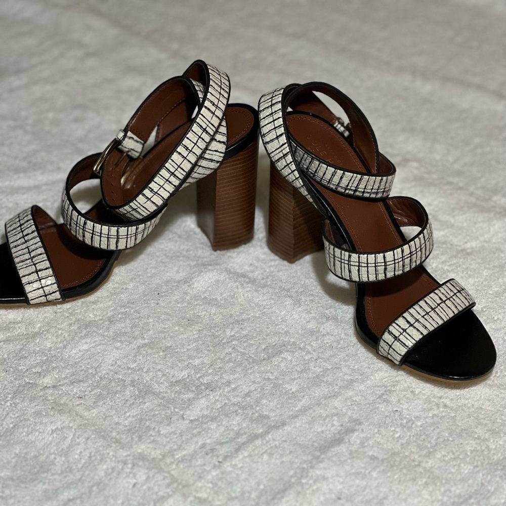 Women Cole Haan black and white sandals